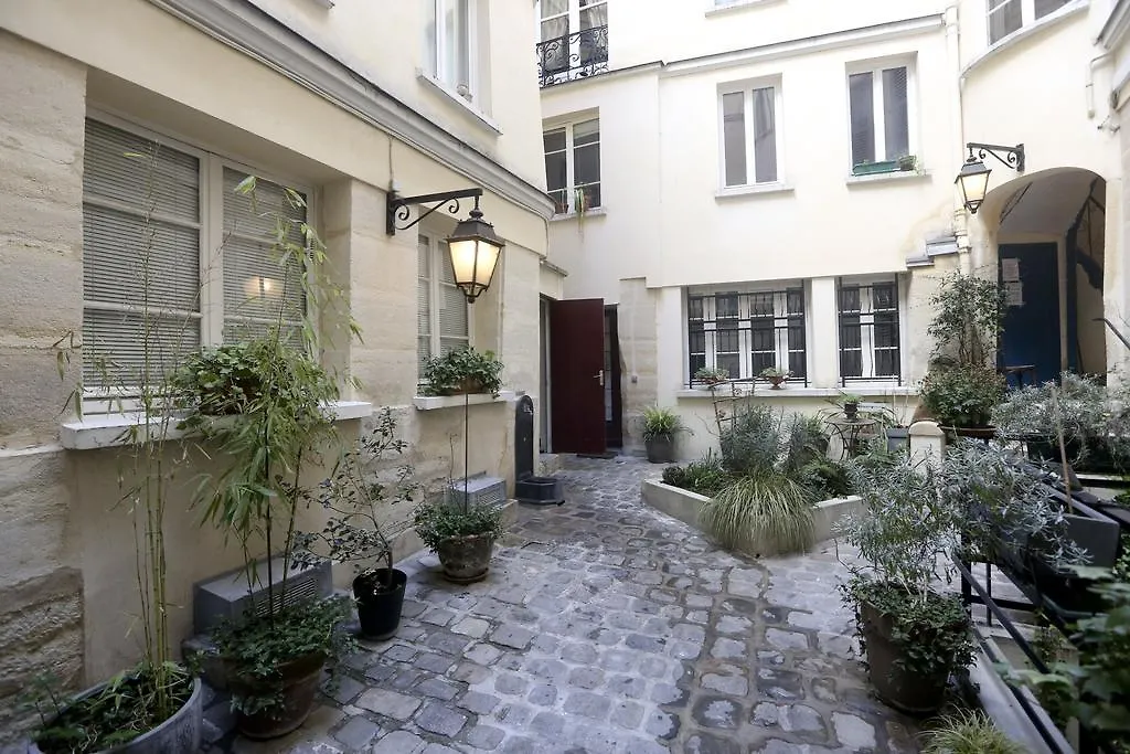 Lovely And Typical 1 Bedroom * Paris